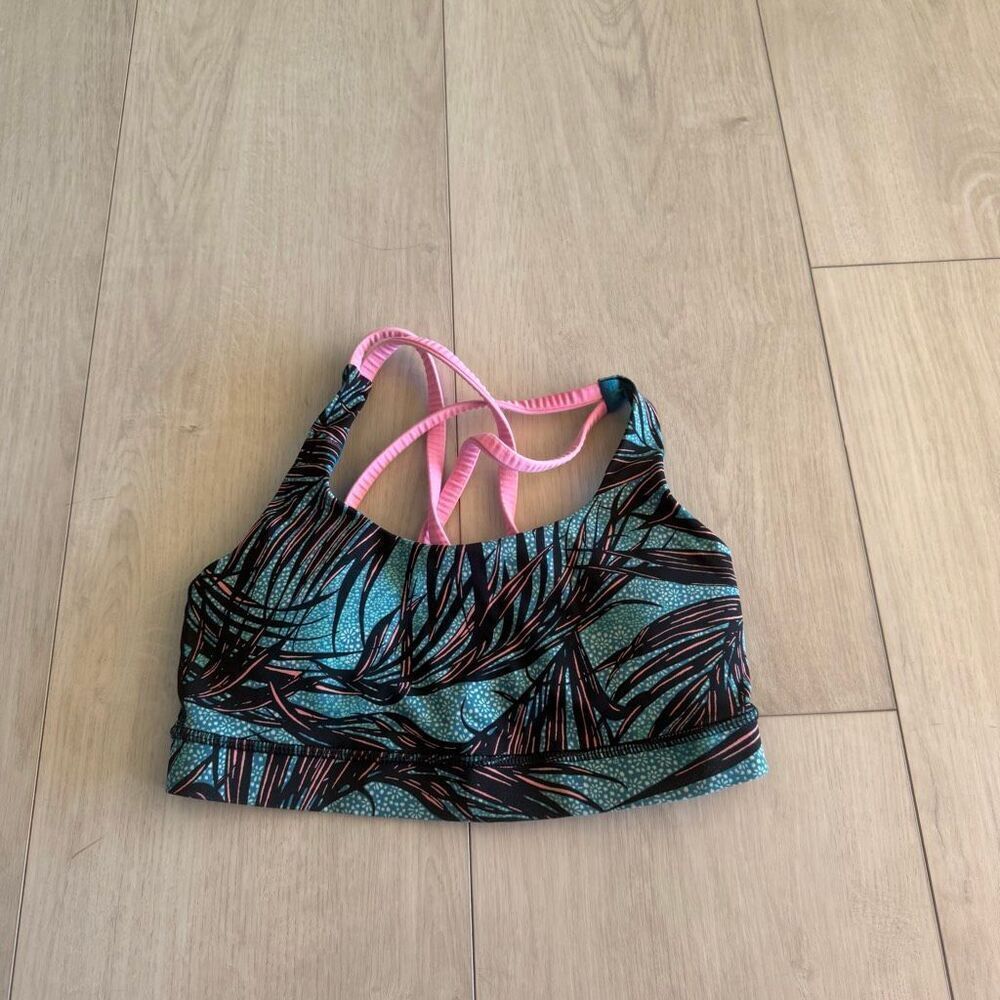 Lululemon Energy bra Size 4 Palm Lace tofino Teal